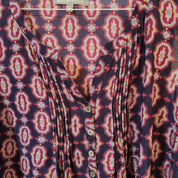 Daniel Rainn Sleeveless Blouse - Picture 3 of 3